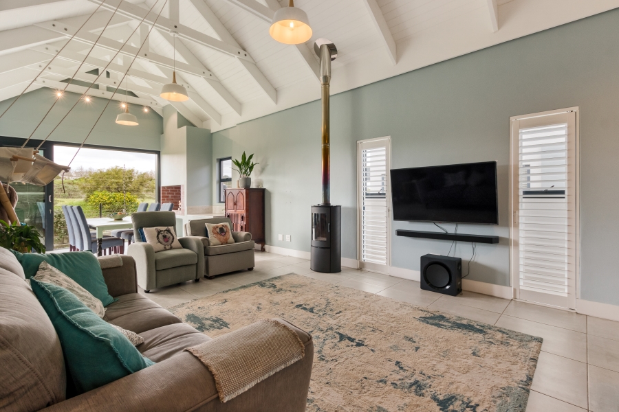 To Let 4 Bedroom Property for Rent in Aan de Wijnlanden Western Cape